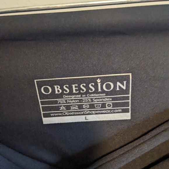 Obsession Black Leggings with Criss Cross Top and Pockets, size L - Picture 6 of 6